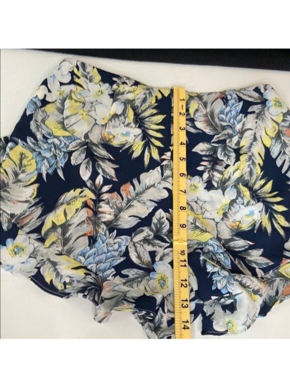 Mustard Seed Floral Ruffle Hem Shorts Womens Size S Navy Tropical Flowy - Picture 9 of 10